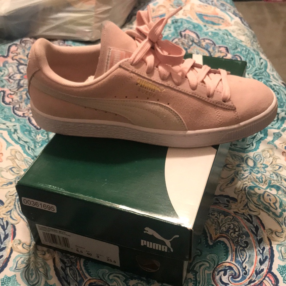 women’s suede puma classic